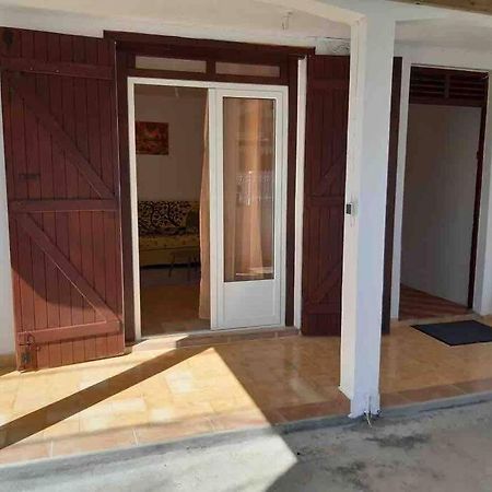 Appartement A Proximite De La Plage Du Bourg ! Сент-Анн Екстер'єр фото