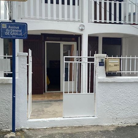 Appartement A Proximite De La Plage Du Bourg ! Сент-Анн Екстер'єр фото