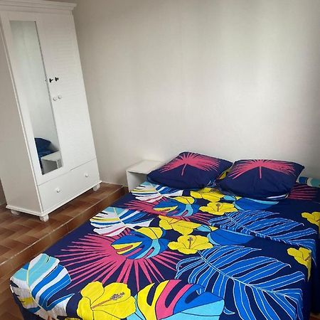 Appartement A Proximite De La Plage Du Bourg ! Сент-Анн Екстер'єр фото