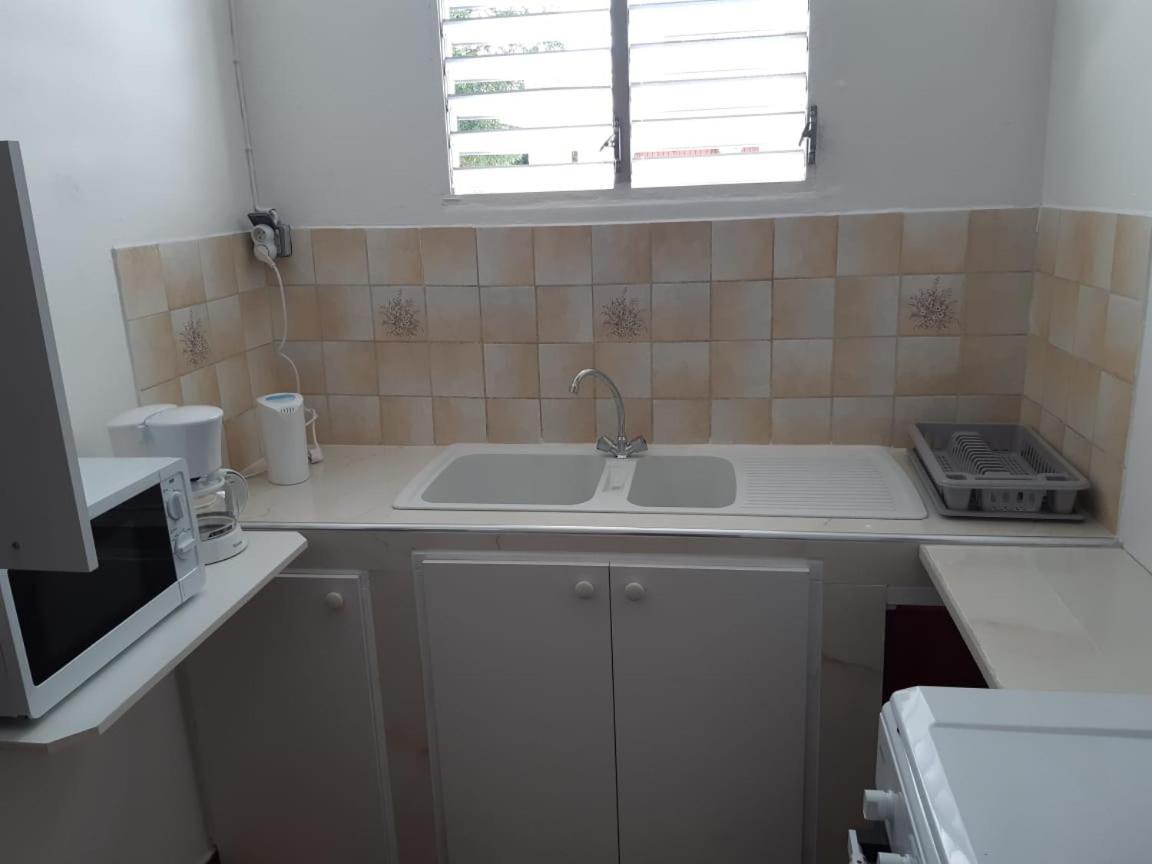 Appartement A Proximite De La Plage Du Bourg ! Сент-Анн Екстер'єр фото